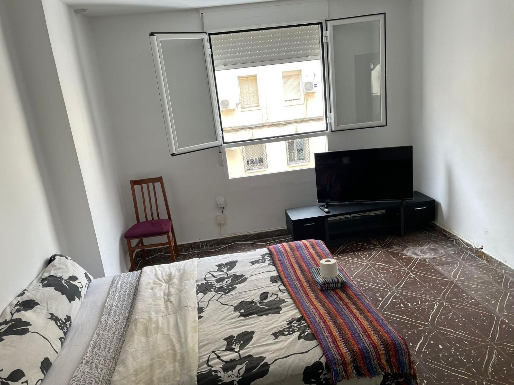 Habitacion Grande Y Comoda En Piso Particular Y Familiar Privatunterkunft