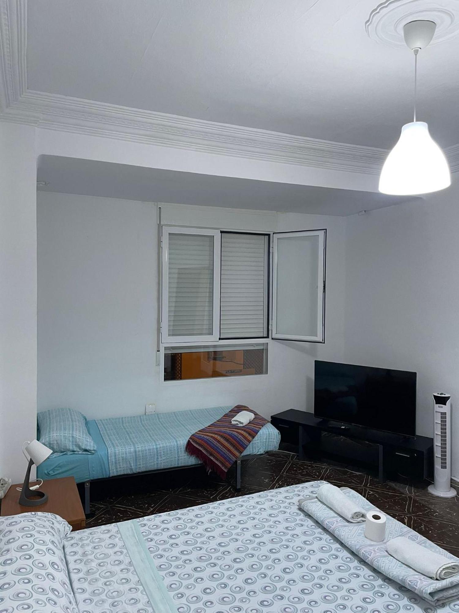 Privatunterkunft Habitacion Grande Y Comoda En Piso Particular Y Familiar
